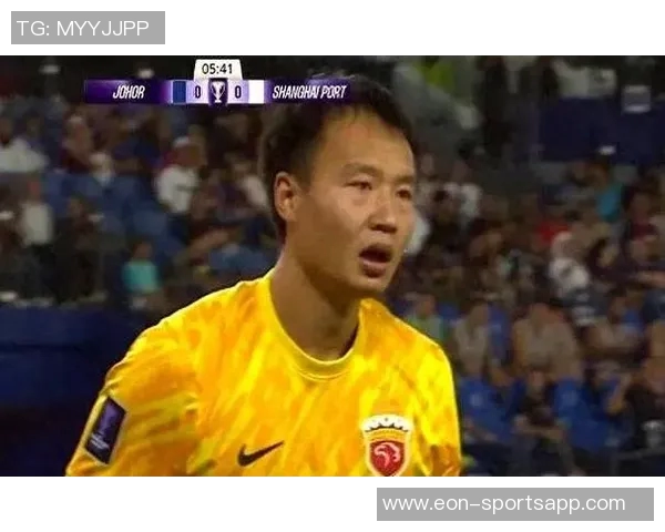 柔佛后卫与陈威赛后闲聊回顾48脚打门的精彩对决